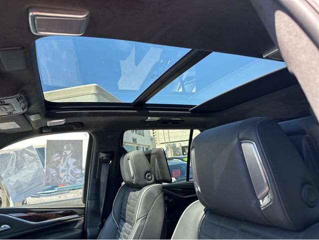 Certified 2024 Cadillac Escalade Sport Platinum w/ LPO, ONYX Package AWD/4WD image 21