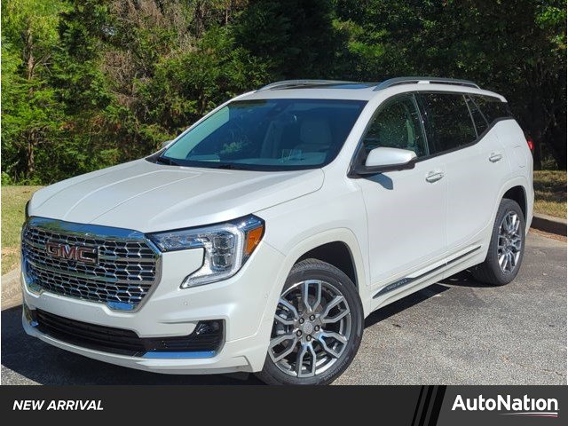 Used 2024 GMC Terrain Denali w/ Denali Premium Package image 1