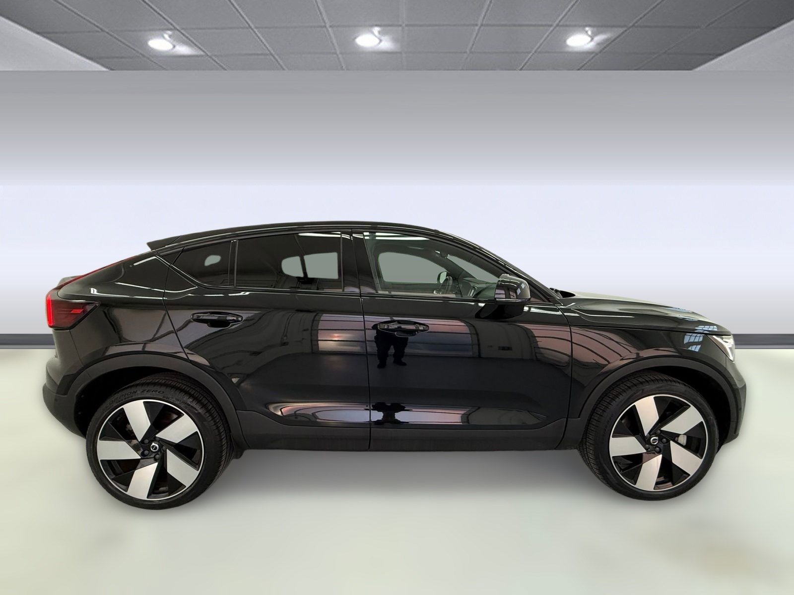 Used 2023 Volvo C40 P8 Recharge Ultimate image 7