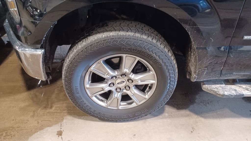 Used 2016 Ford F150 XLT w/ Equipment Group 301A Mid image 3