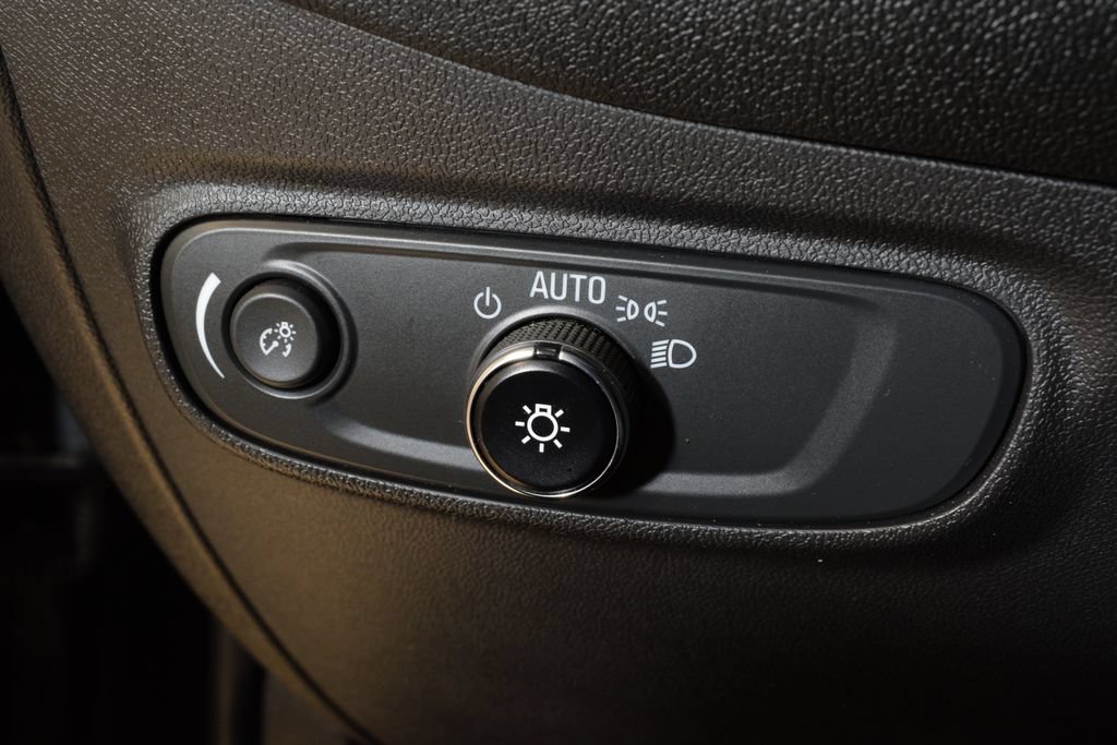 Used 2023 Chevrolet Equinox LT AWD/4WD image 16