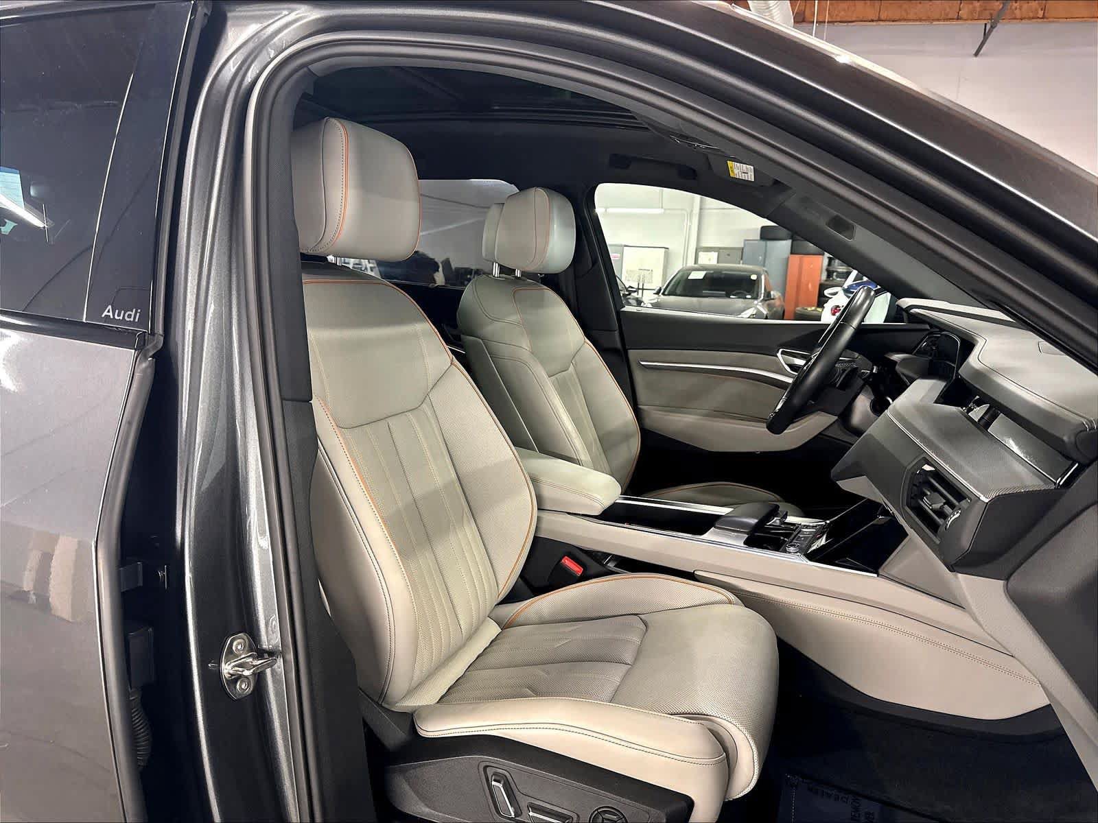 Used 2024 Audi Q8 e-tron Premium Plus AWD/4WD image 11