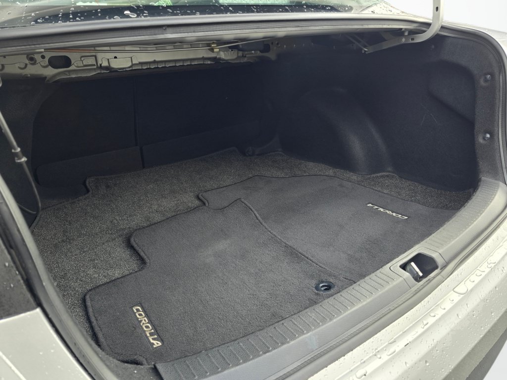 Used 2025 Toyota Corolla LE FWD image 23