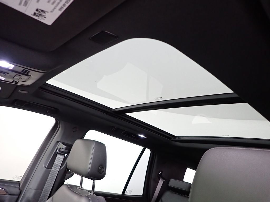 Used 2022 Chevrolet Tahoe Z71 AWD/4WD image 10