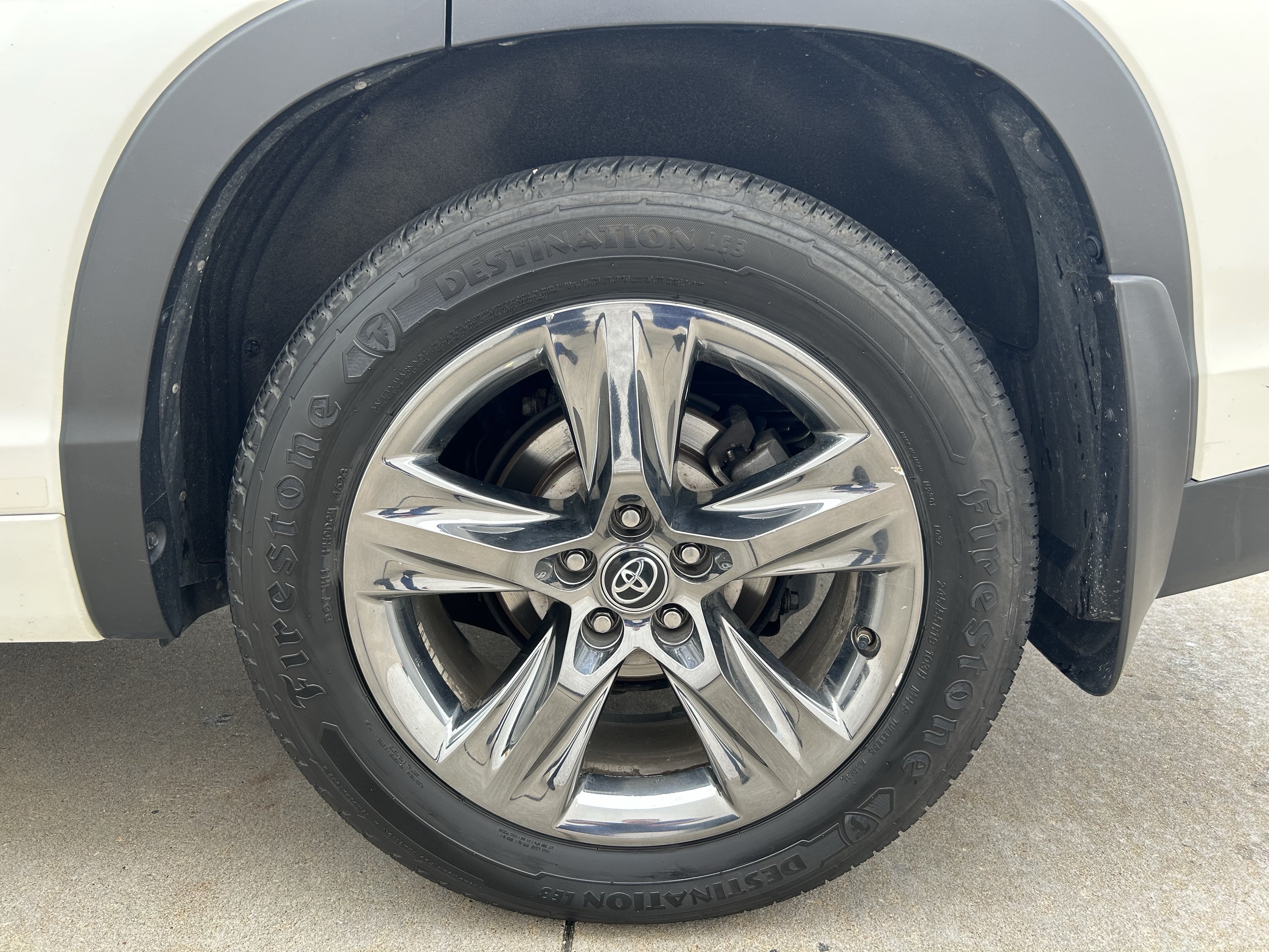 Used 2017 Toyota Highlander Limited Platinum AWD/4WD image 5