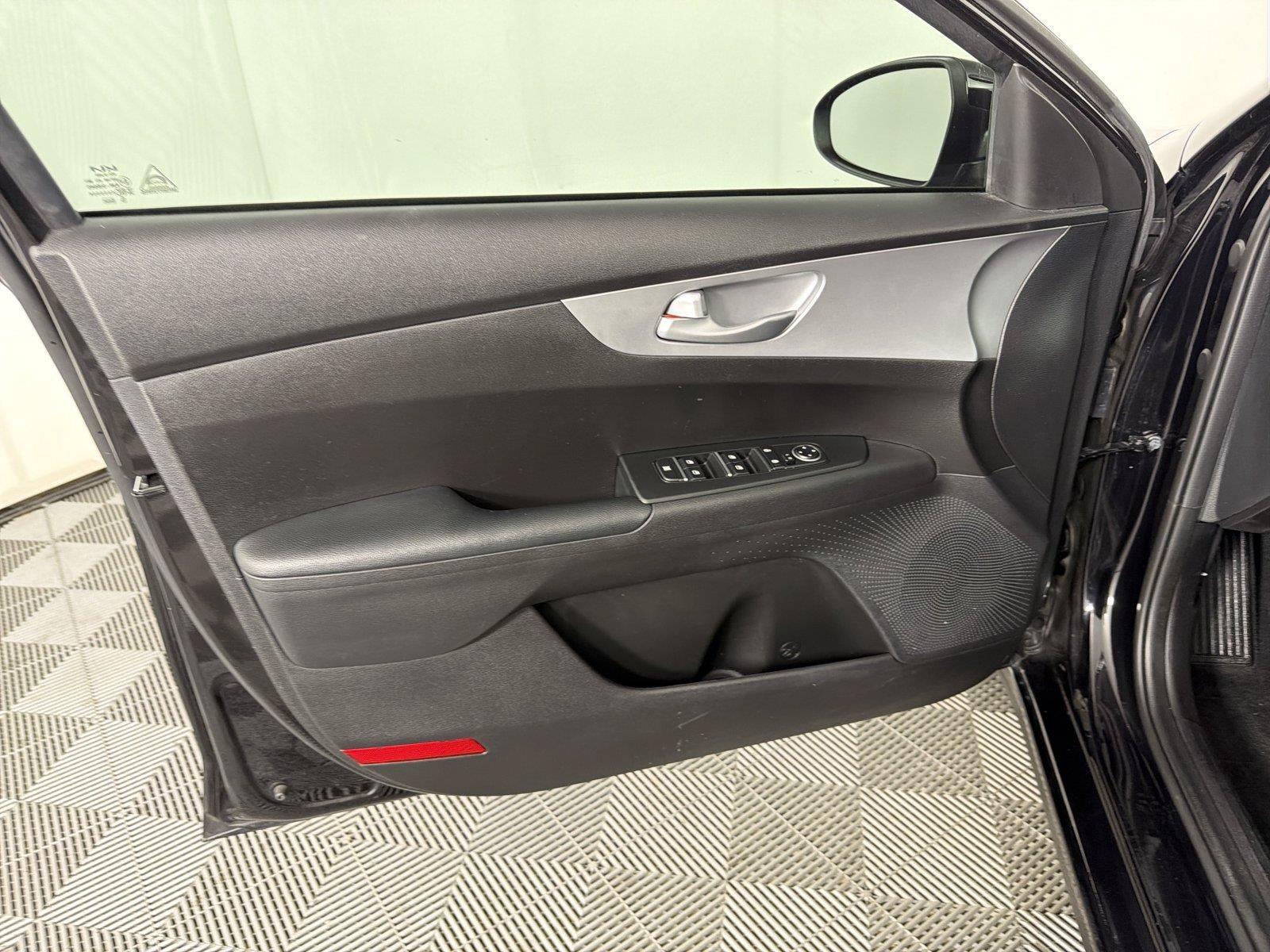 Used 2023 Kia Forte LX FWD image 8