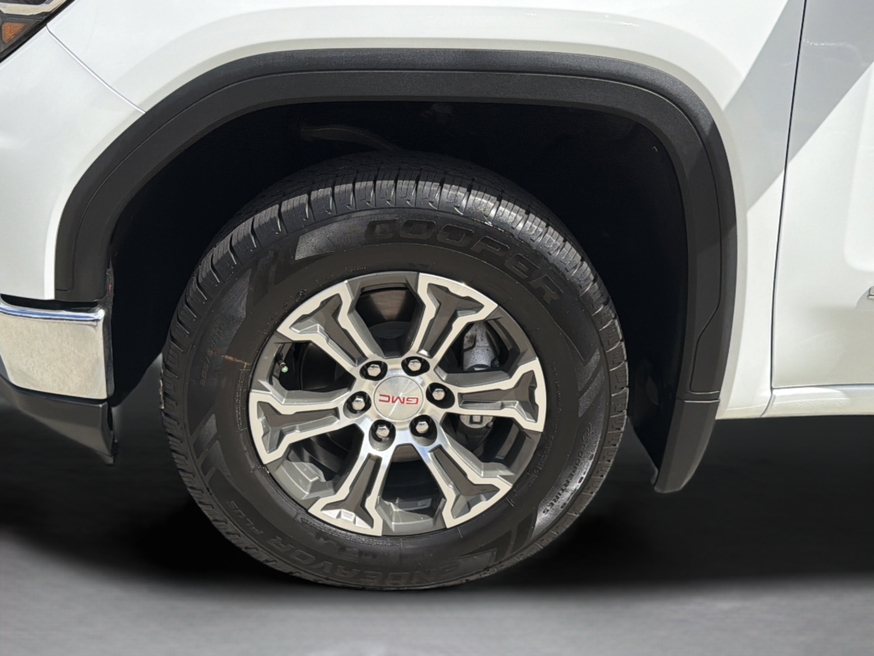 Used 2025 GMC Sierra 1500 SLT RWD image 27
