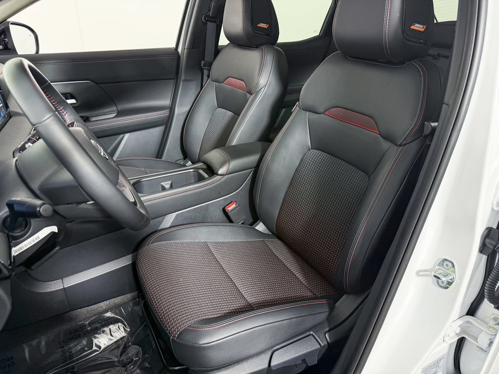 Certified 2025 Nissan Kicks SR w/ SR Premium Package AWD/4WD image 17
