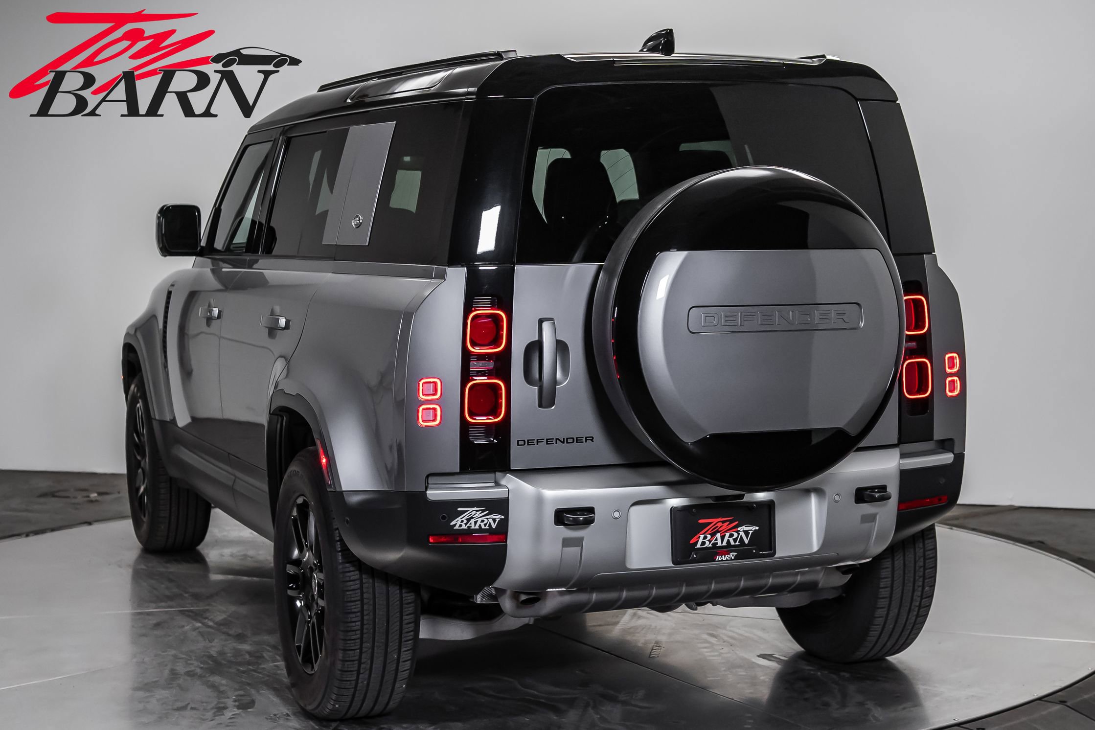 Used 2024 Land Rover Defender 110 S AWD/4WD image 12