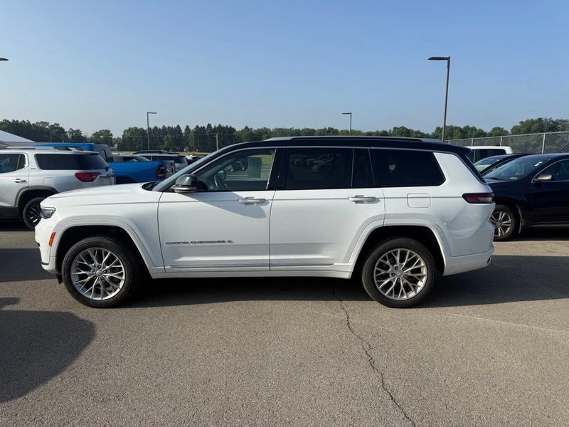 Used 2021 Jeep Grand Cherokee L Summit w/ Luxury Tech Group V AWD/4WD image 9