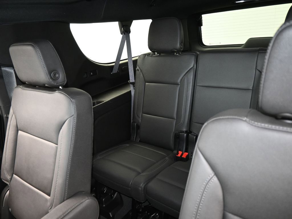 Used 2024 Chevrolet Suburban Z71 image 41