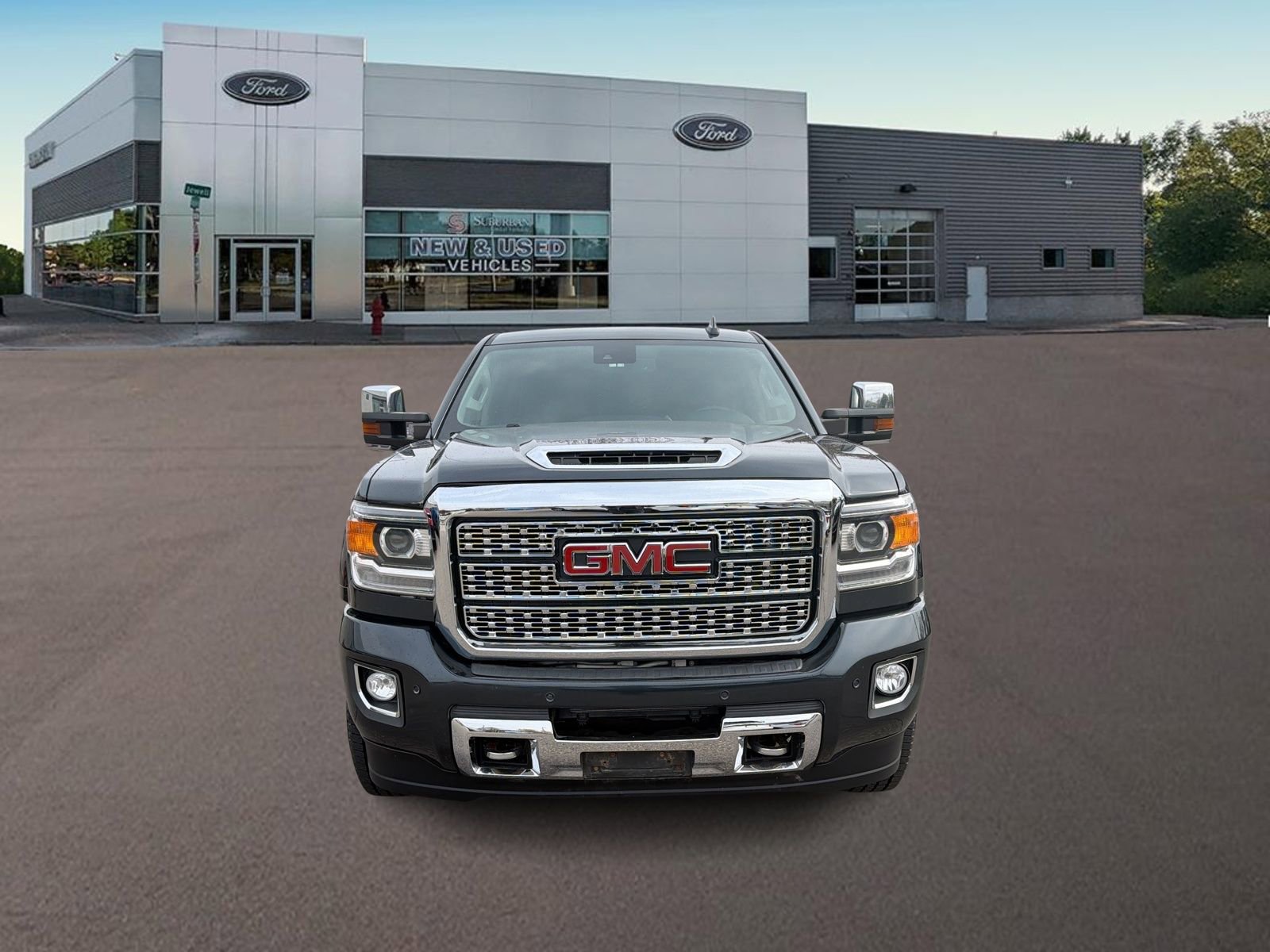 Used 2018 GMC Sierra 2500 Denali w/ Duramax Plus Package AWD/4WD image 3