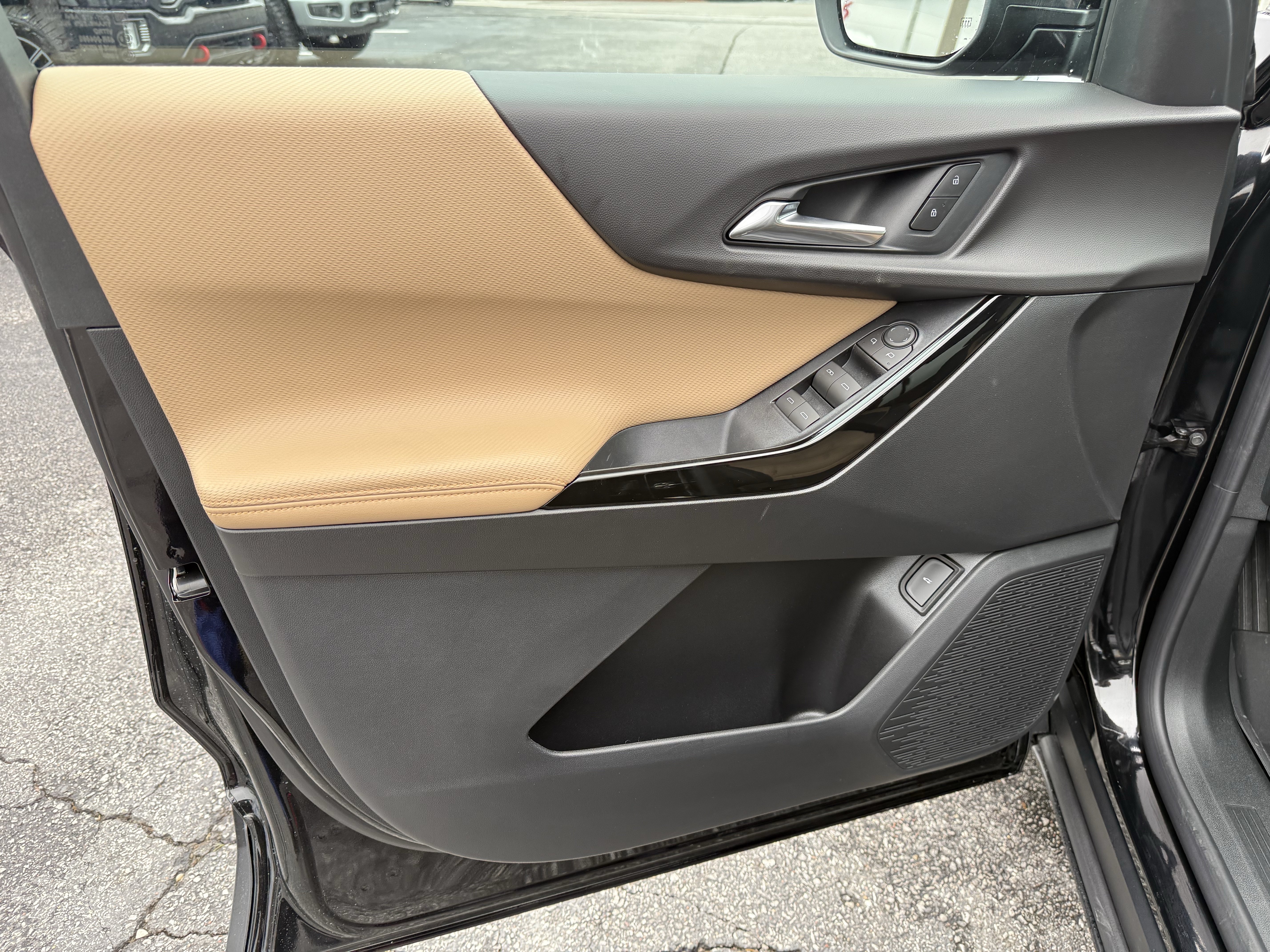 New 2027 Chevrolet Equinox ACTIV w/ LPO, Floor Liner Package FWD image 14