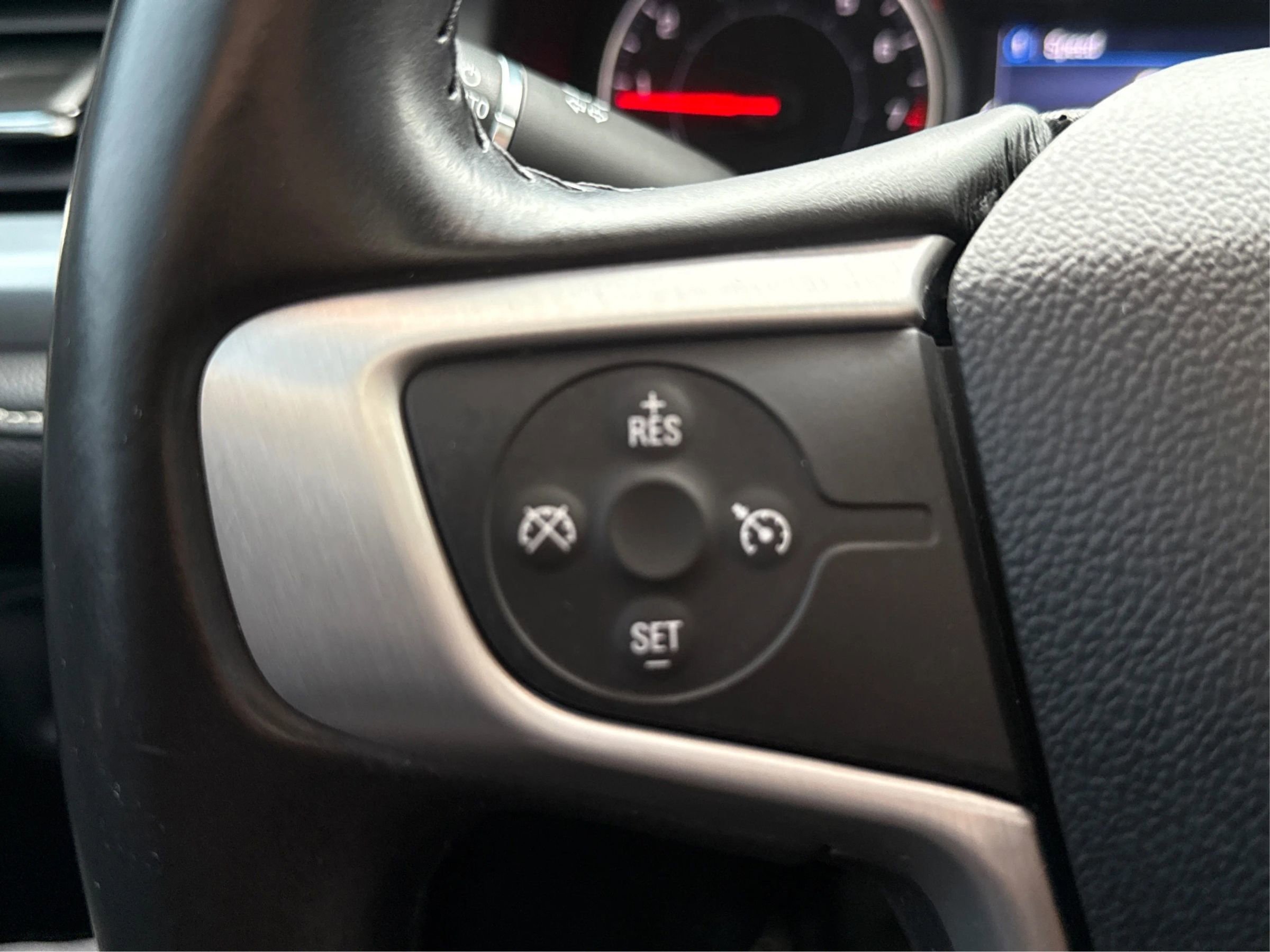 Used 2020 GMC Acadia SLE w/ Driver Convenience Package image 30