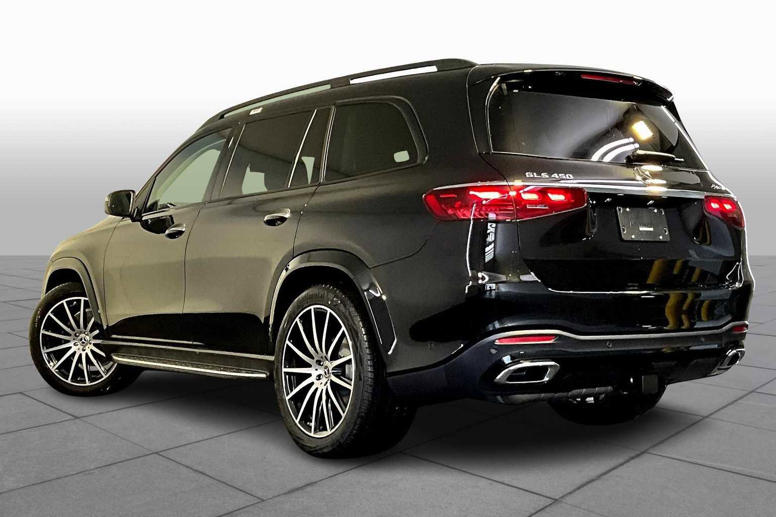 New 2026 Mercedes-Benz GLS 450 4MATIC image 3