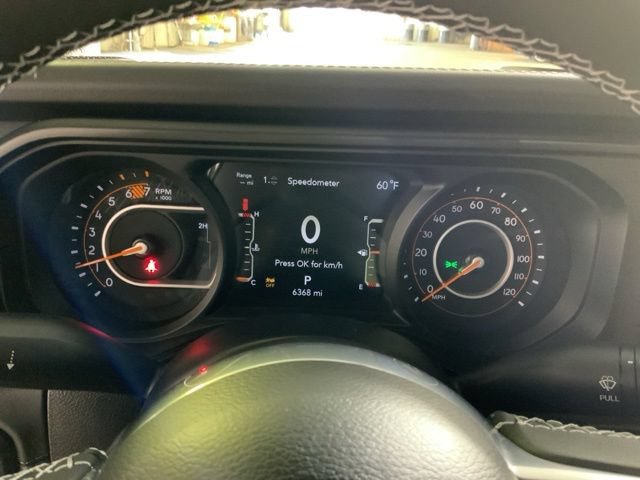 Used 2025 Jeep Wrangler Unlimited Sahara w/ Technology Group AWD/4WD image 19