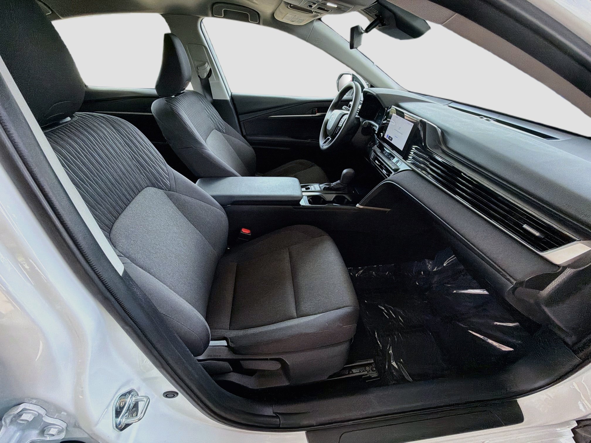 Used 2025 Toyota Camry LE FWD image 31