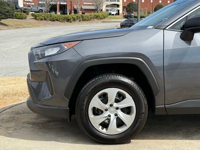 Used 2022 Toyota RAV4 LE image 12