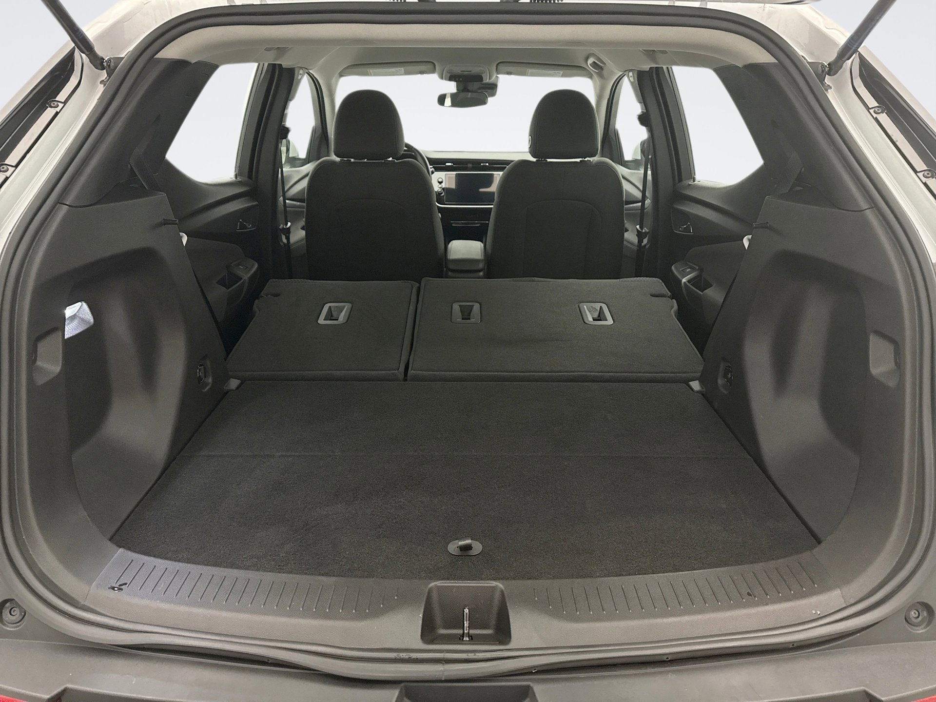 Used 2022 Chevrolet Bolt EUV LT w/ Comfort Package image 21