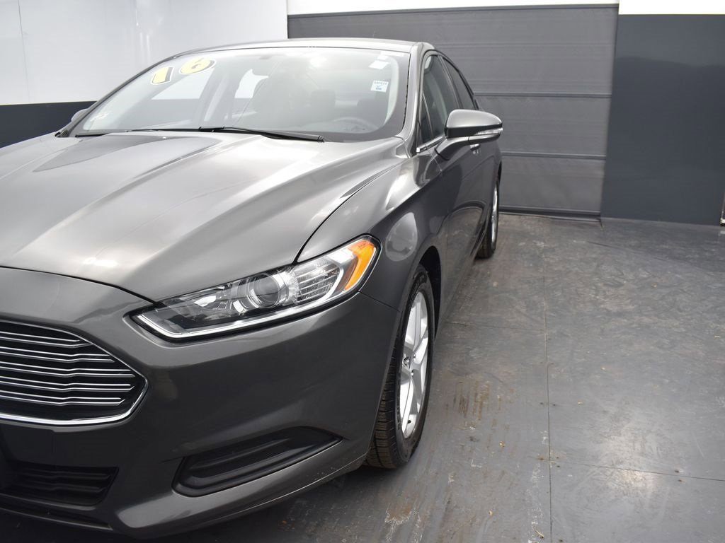 Used 2016 Ford Fusion SE image 34