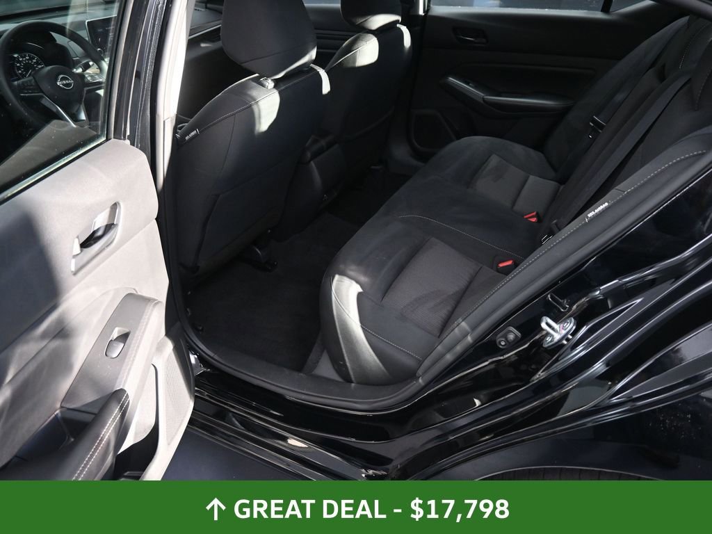 Used 2024 Nissan Altima 2.5 SV image 18