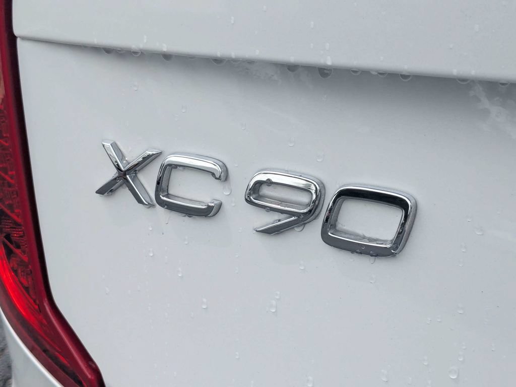 Certified 2023 Volvo XC90 T8 Plus AWD/4WD image 17