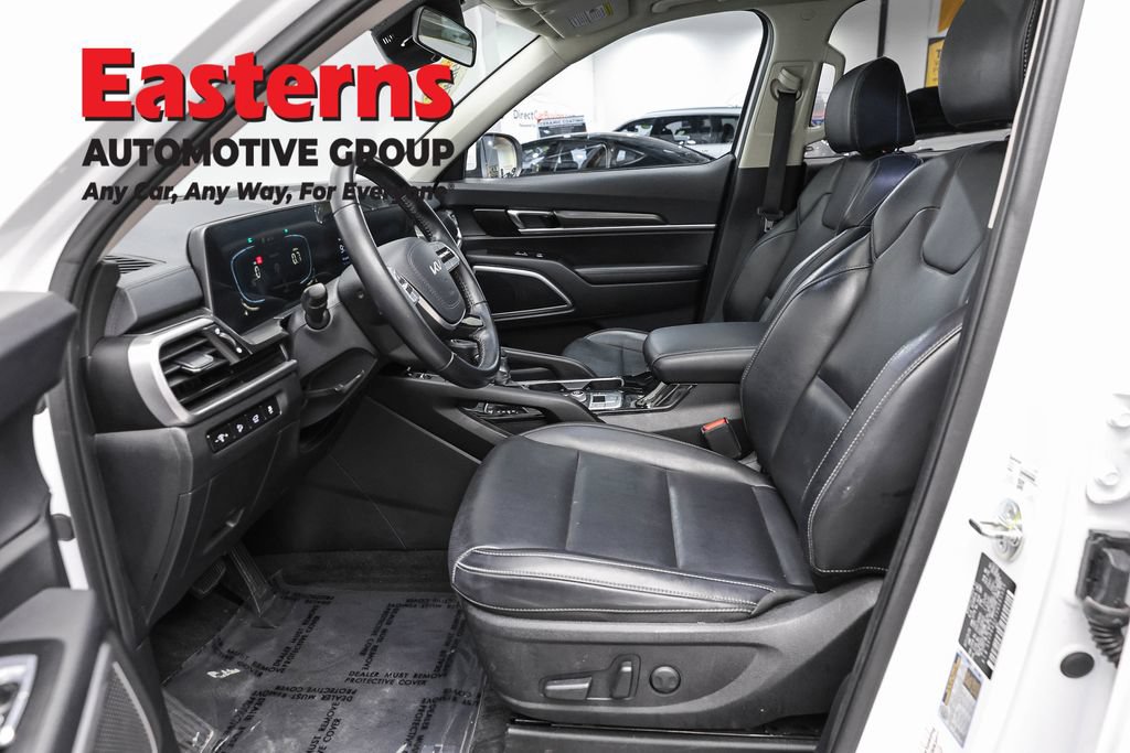 Used 2025 Kia Telluride S FWD image 14