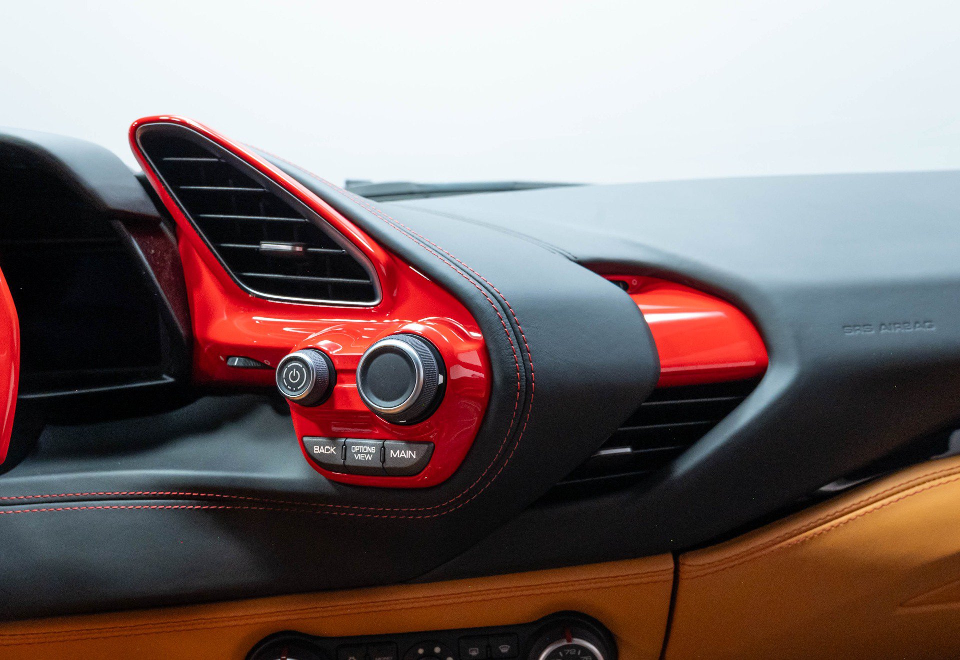 Used 2016 Ferrari 488 GTB RWD image 18