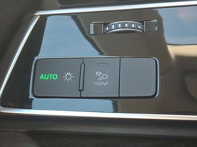 Certified 2022 Audi Q8 Premium image 24