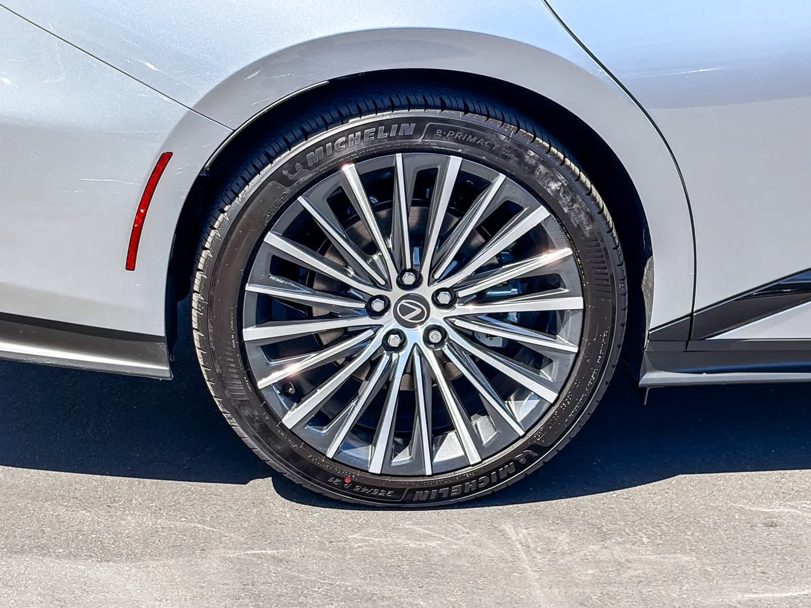 New 2026 Lexus ES 350e FWD image 10
