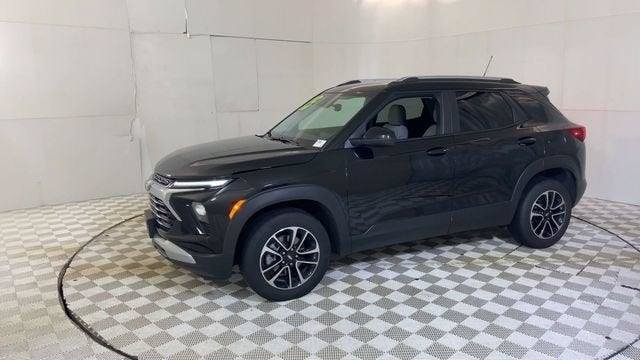 Used 2025 Chevrolet TrailBlazer LT AWD/4WD image 7