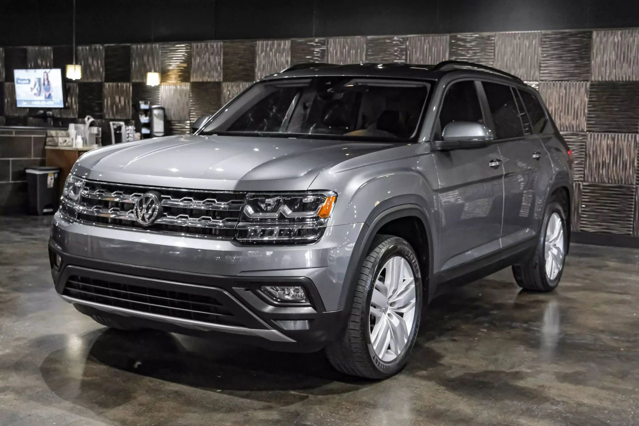 Used 2020 Volkswagen Atlas SE w/ Towing Package image 6