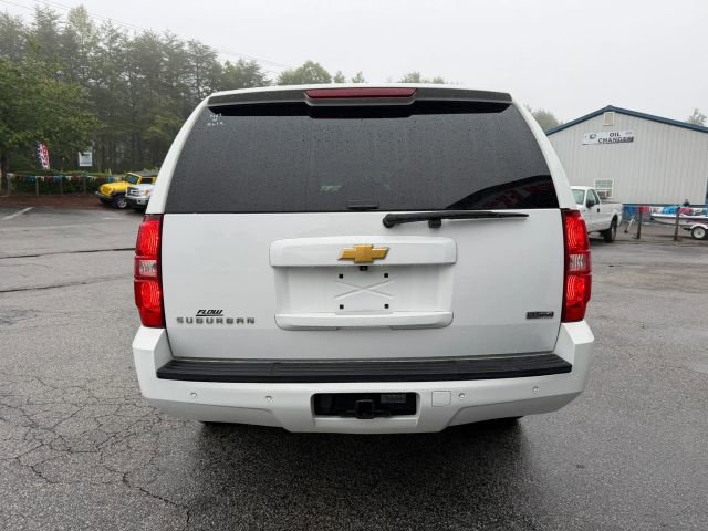 Used 2012 Chevrolet Suburban LT w/ Luxury Package AWD/4WD image 4