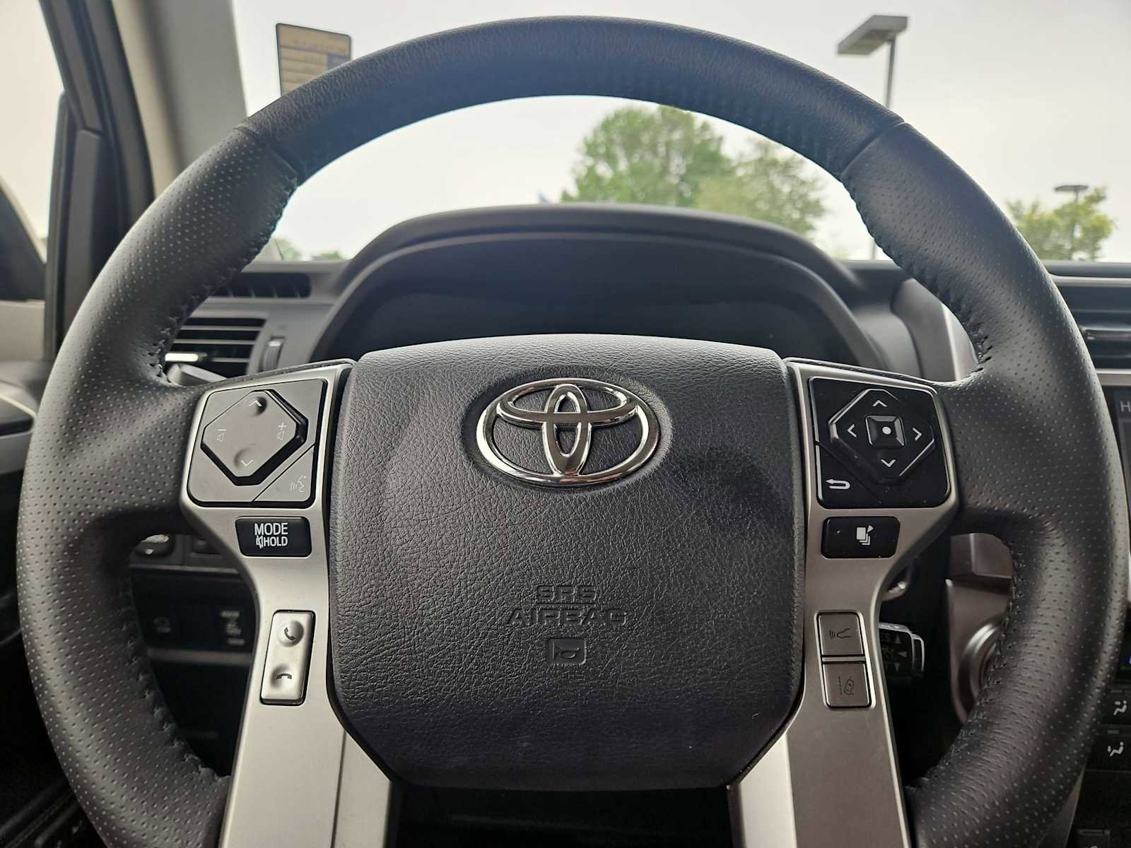 Used 2022 Toyota 4Runner Limited AWD/4WD image 24