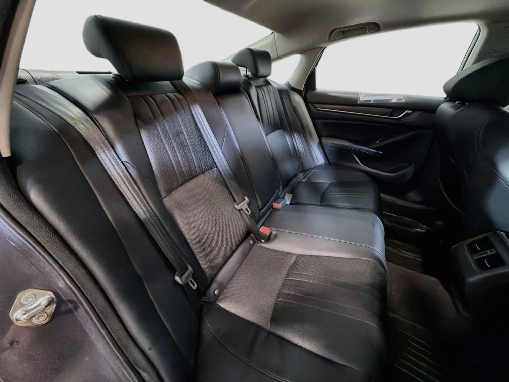 Used 2018 Honda Accord Touring image 26