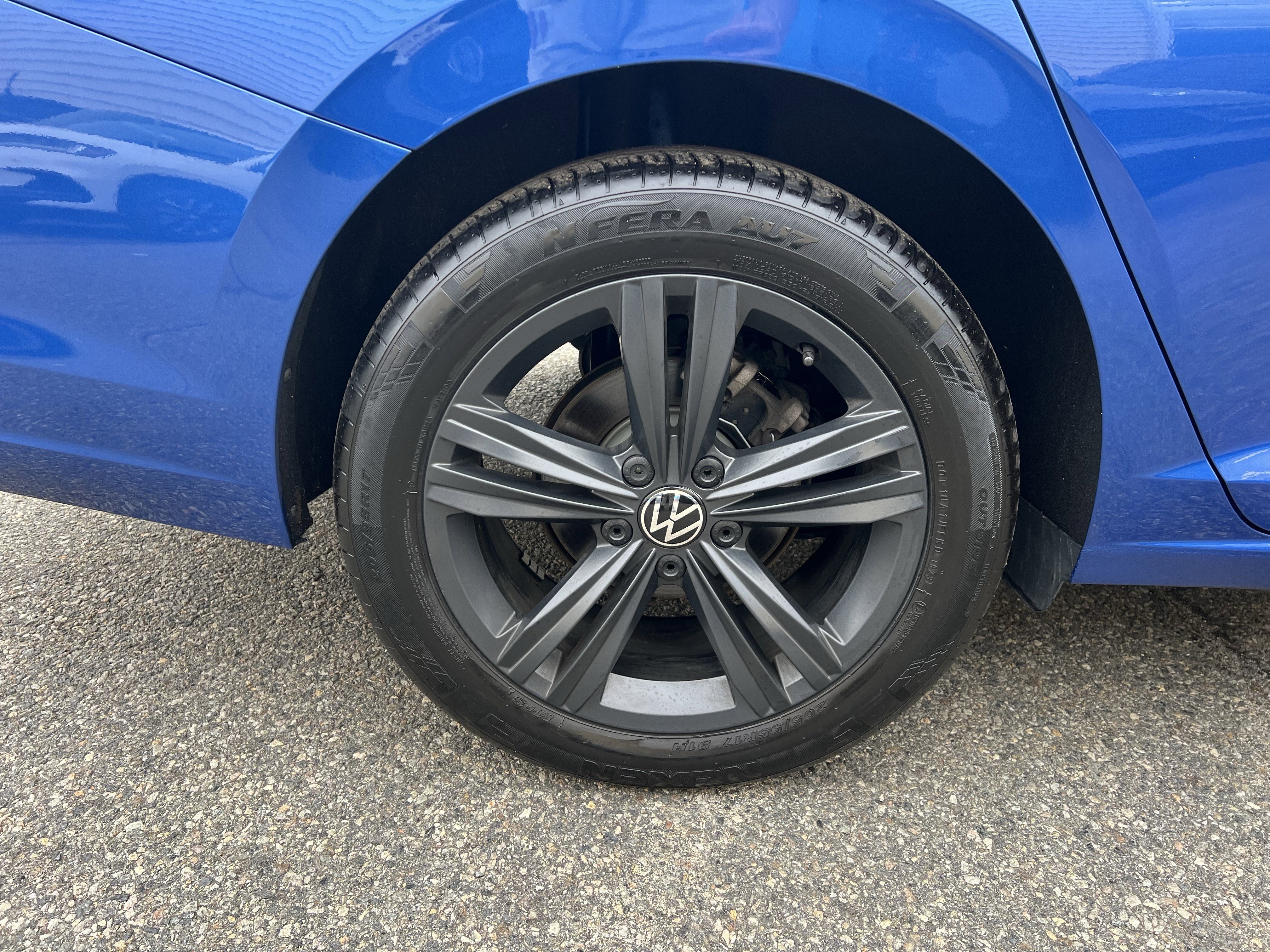 Used 2024 Volkswagen Jetta SE w/ Panoramic Sunroof Package image 10