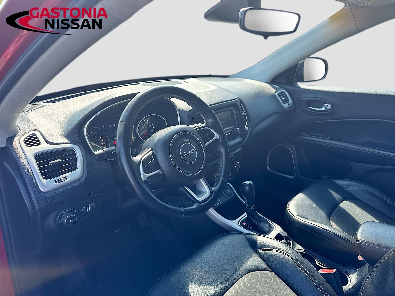 Used 2018 Jeep Compass Latitude image 11