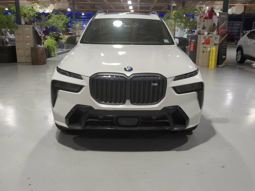 Certified 2024 BMW X7 M60i image 3