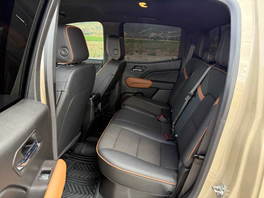 Used 2024 GMC Canyon AT4 w/ Technology Package AWD/4WD image 28