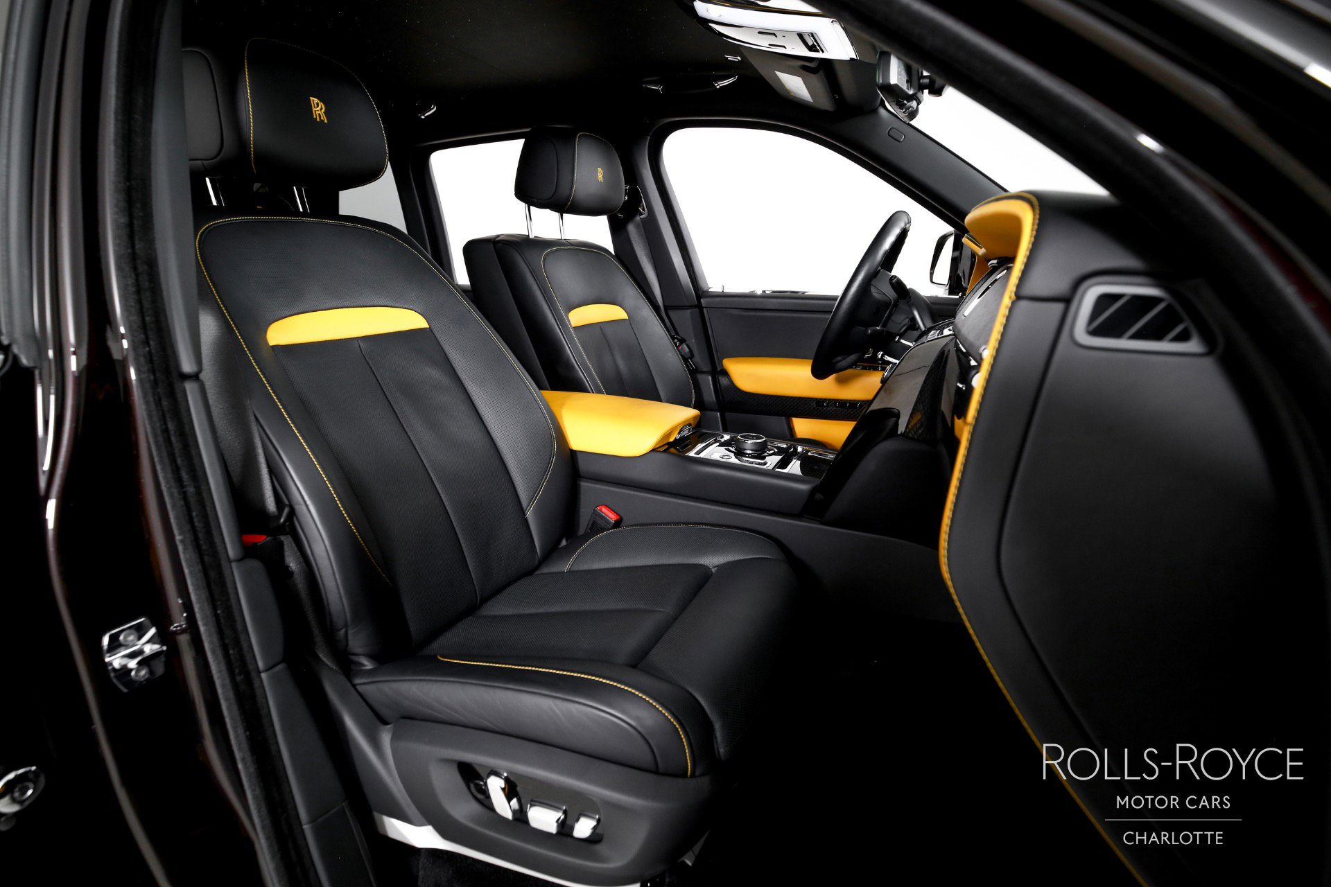 Certified 2023 Rolls-Royce Cullinan Black Badge w/ Driver's Package image 34