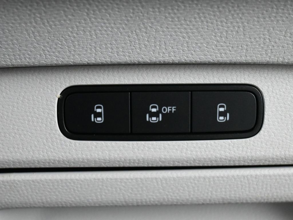 Used 2025 Volkswagen ID. Buzz 1st Edition image 16