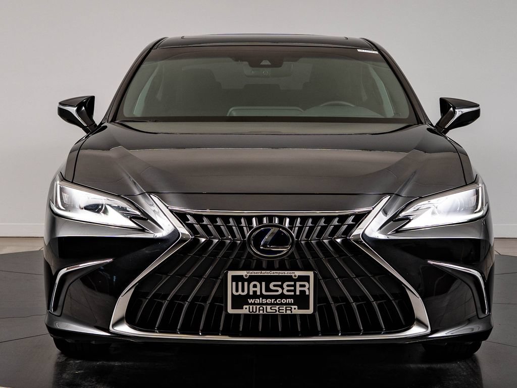 Used 2022 Lexus ES 300h w/ Accessory Package 2 FWD image 2