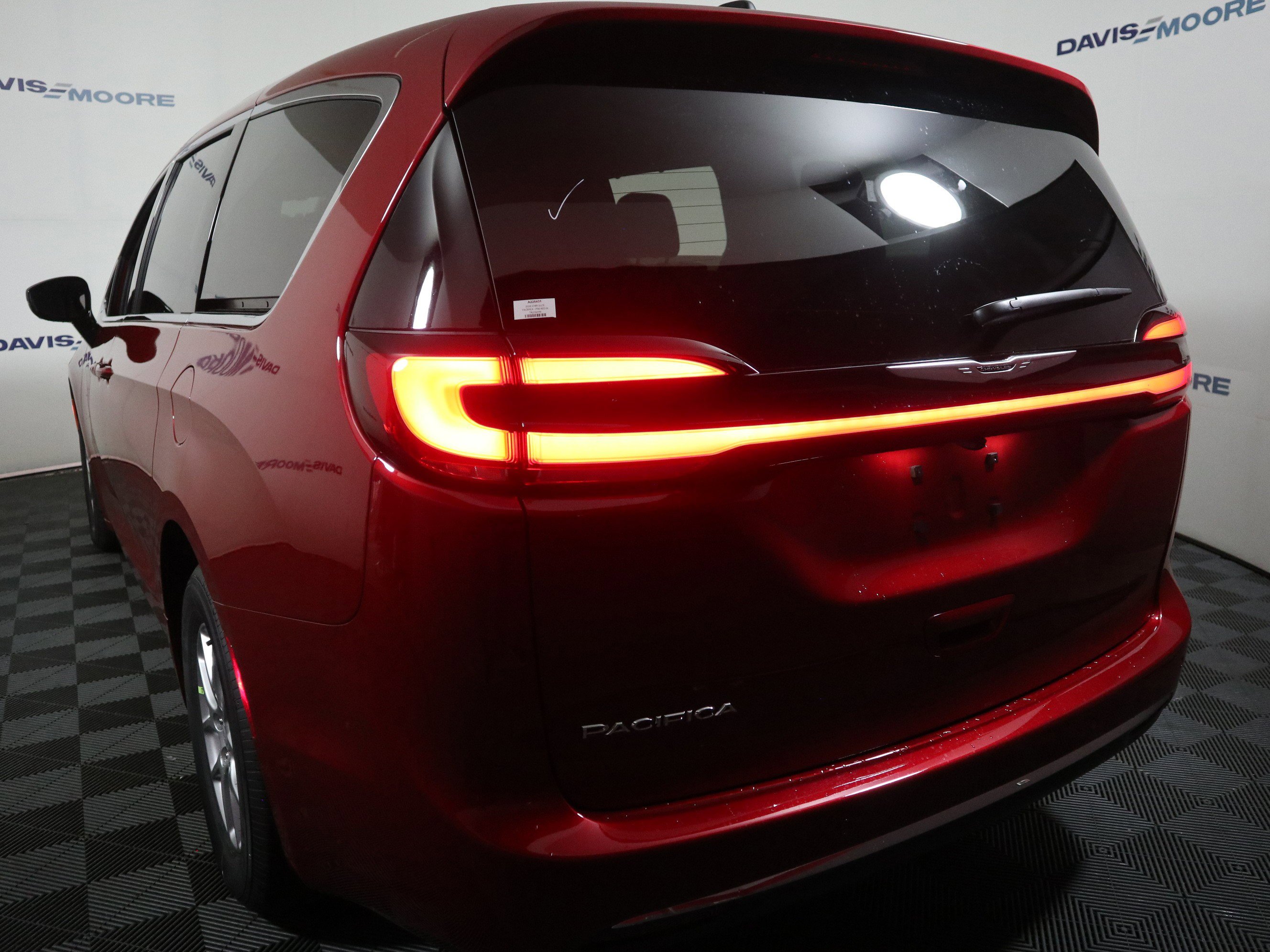 New 2026 Chrysler Pacifica Select image 9