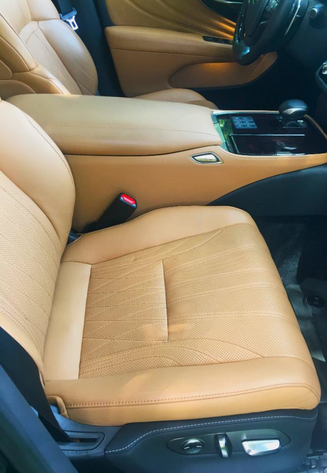 Used 2023 Lexus LS 500 w/ Interior Upgrade Package RWD image 21