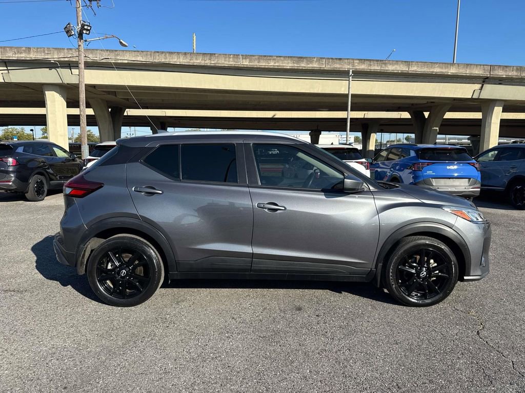 Used 2023 Nissan Kicks SV image 9