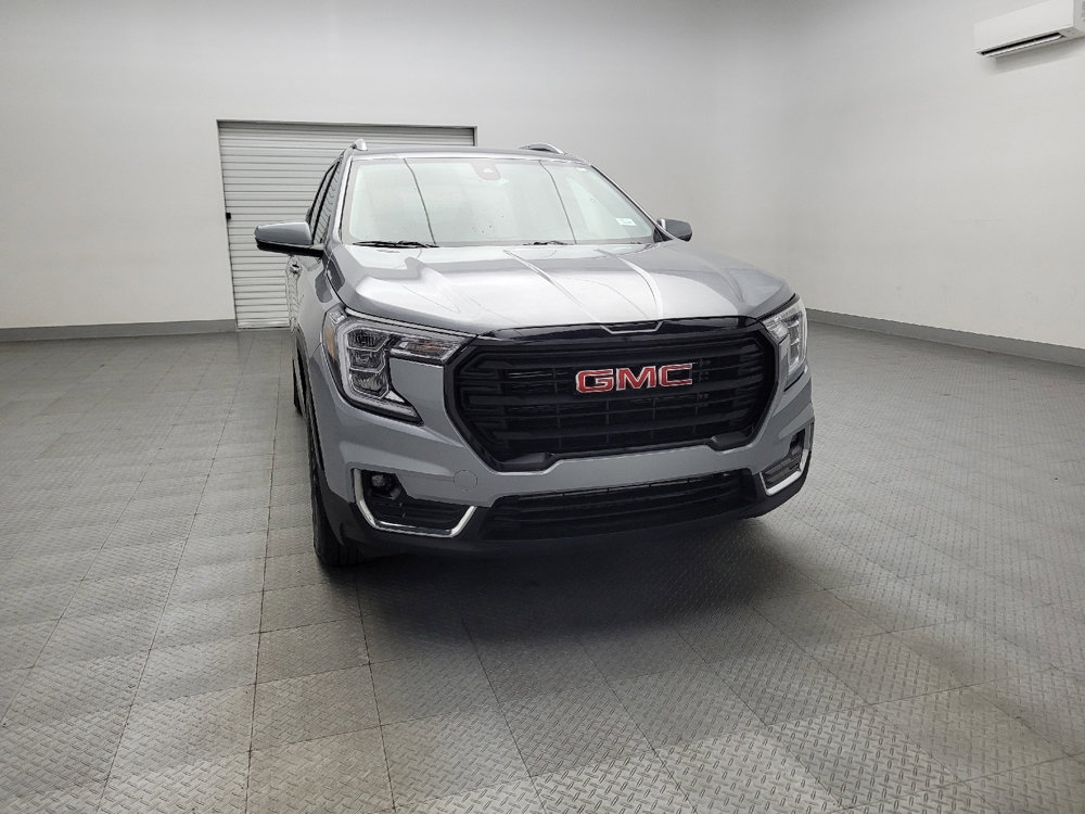 Used 2023 GMC Terrain SLT image 14