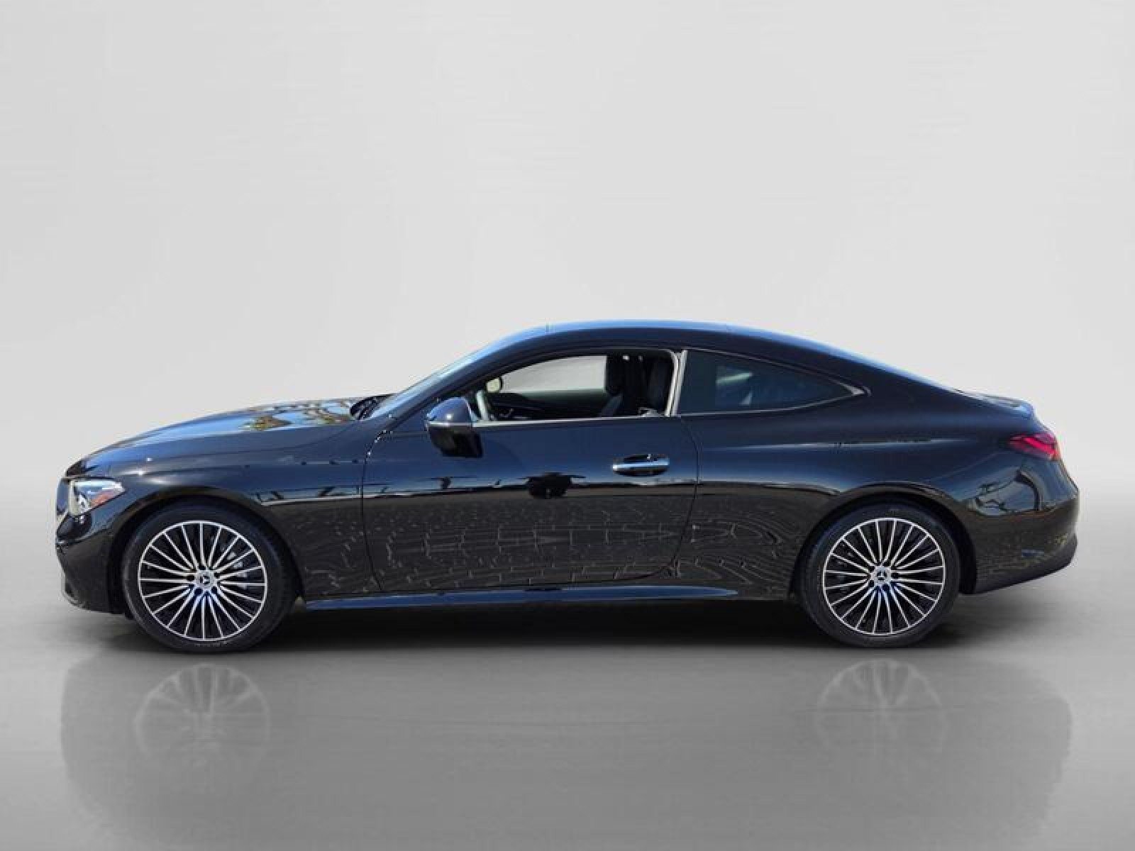 Certified 2026 Mercedes-Benz CLE 300 4MATIC Coupe image 2