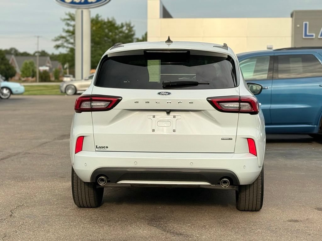 Used 2025 Ford Escape ST-Line Elite w/ Premium Technology Package AWD/4WD image 32