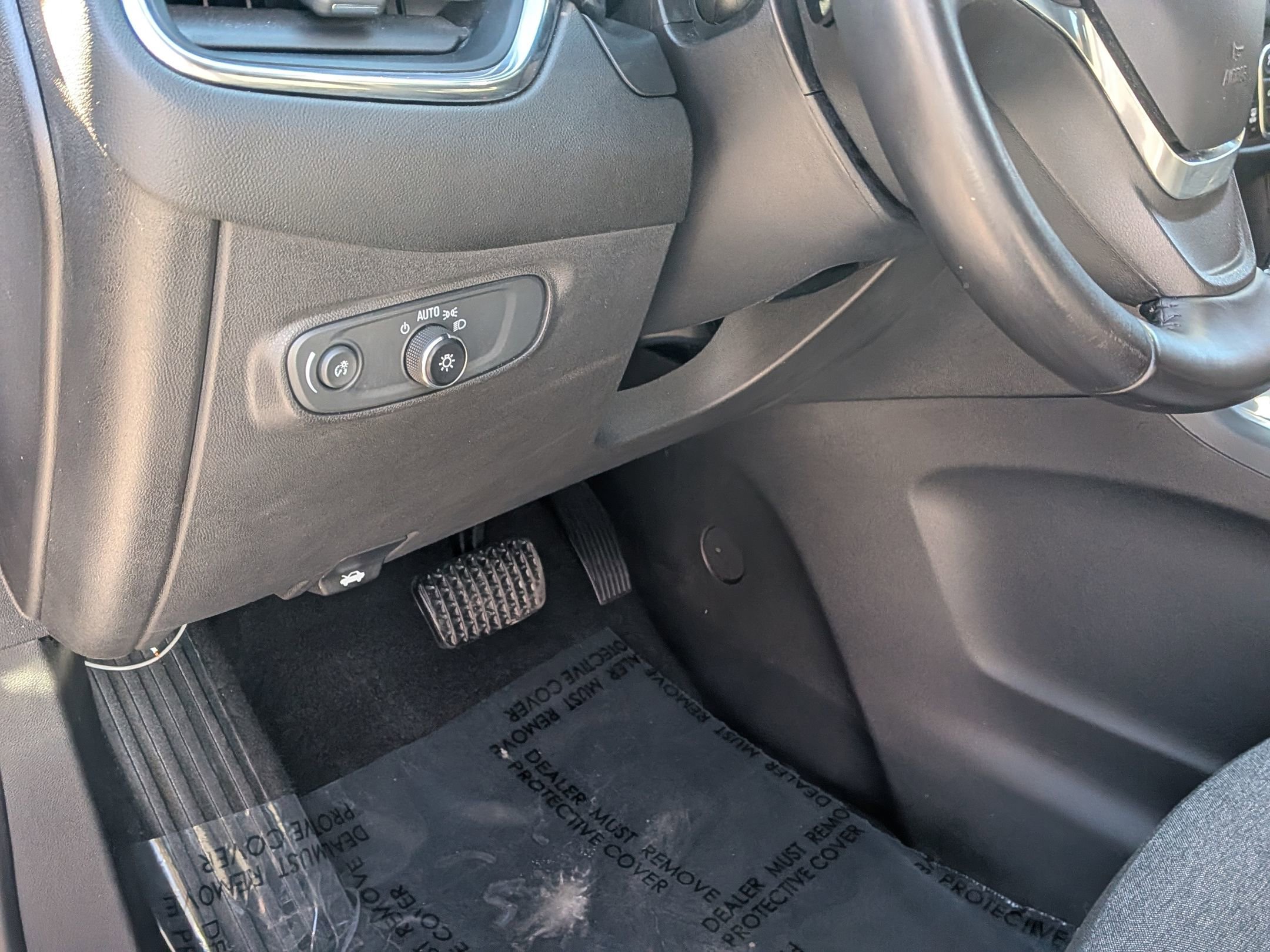 Used 2022 Chevrolet Equinox LT w/ Driver Convenience Package image 17