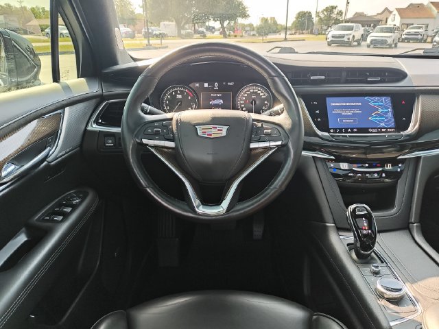 Used 2022 Cadillac XT6 Premium Luxury w/ Platinum Package AWD/4WD image 18